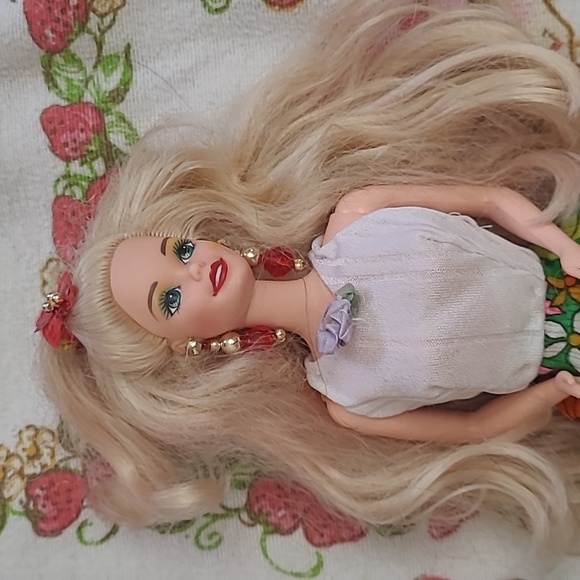 Vintage Barbie Doll - Picture 1 of 6